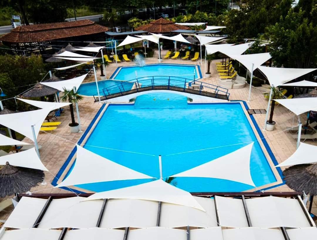 Oasi Hotel Loutraki  Exterior photo